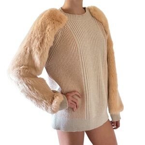 STELLA MCCARTNEY Knit with Faux Fur Sleeves🌸